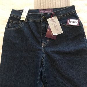 NWT. Gloria Vanderbilt Blue Jeans. Size: 8P